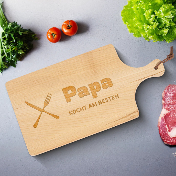 Personalisiertes Schneidebrett “Papa kocht am besten”