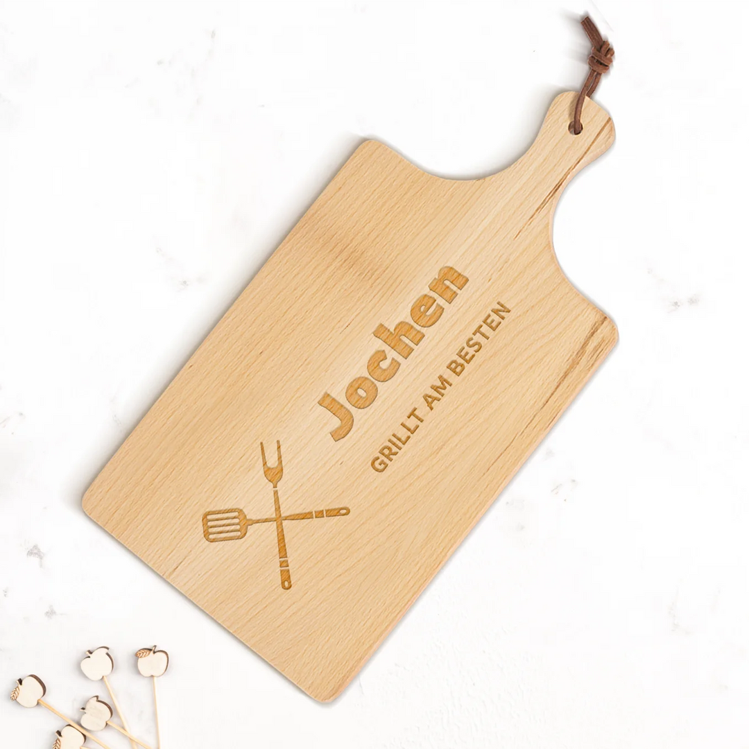 Personalisiertes Schneidebrett "Papa Grillt am besten"