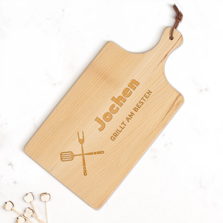 Personalisiertes Schneidebrett "Papa Grillt am besten"