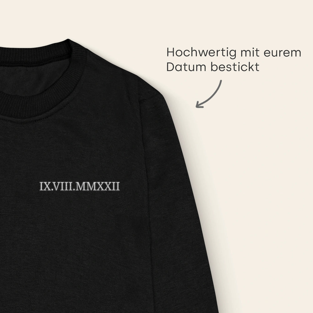 Personalisierter Sweater bestickt "Römisches Datum”