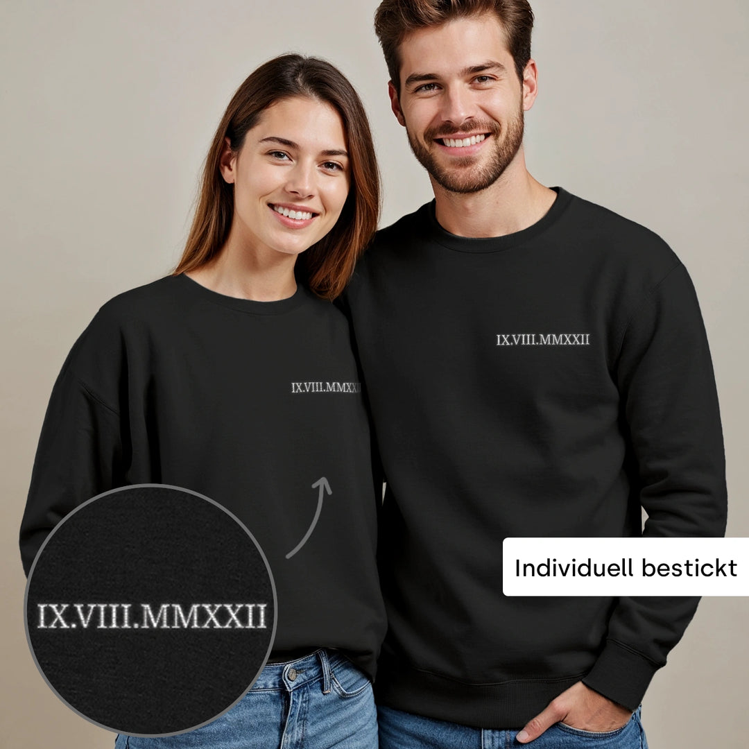 Personalisierter Sweater bestickt "Römisches Datum”