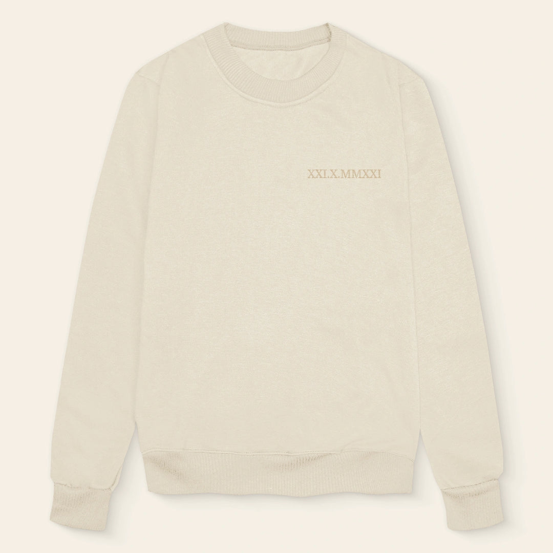 Personalisierter Sweater bestickt "Römisches Datum”