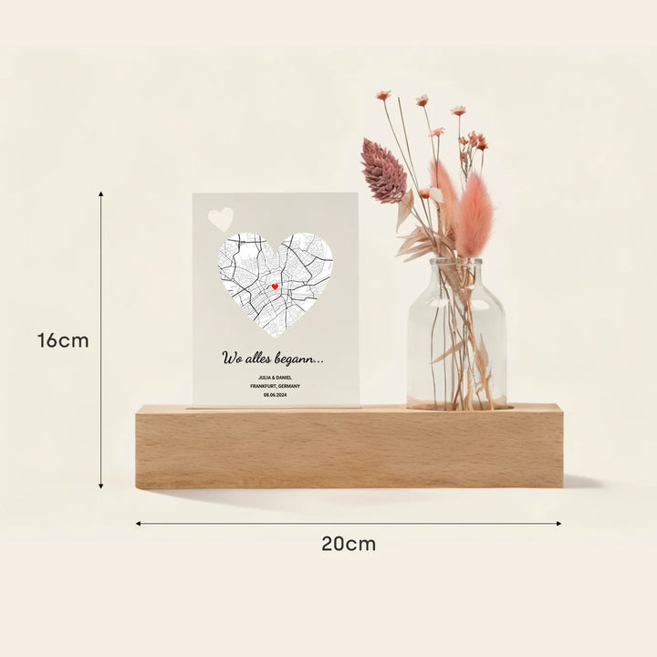 Personalisiertes Acryl-Glas mit Vase und Trockenblumen "Wo alles begann"