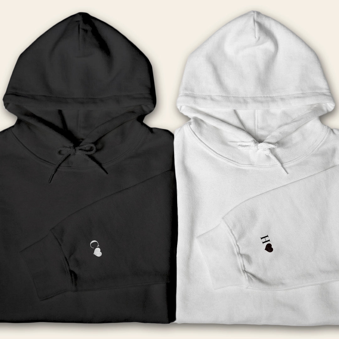 Personalisierte Partner-Hoodies "Herz & Initialen"