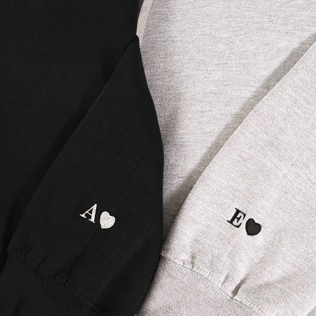Personalisierte Partner-Hoodies mit Stick "Herz & Initialen"