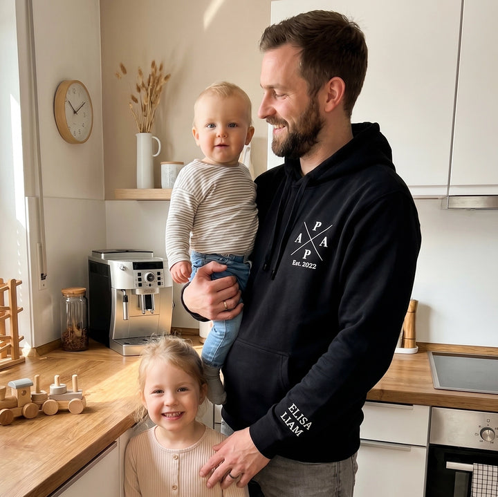 Personalisierter Hoodie "PAPA Cross" mit Ärmeldruck