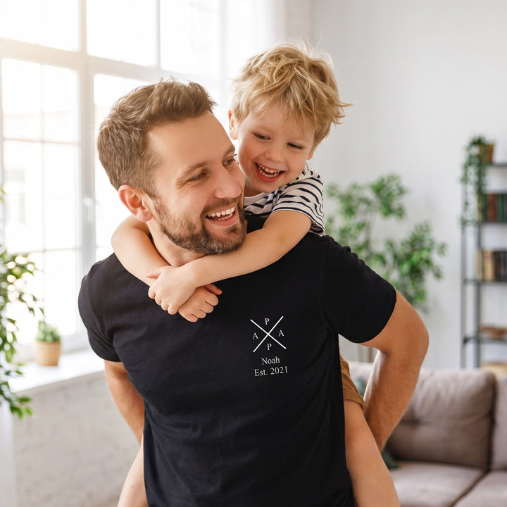 Personalisiertes T-Shirt "PAPA"