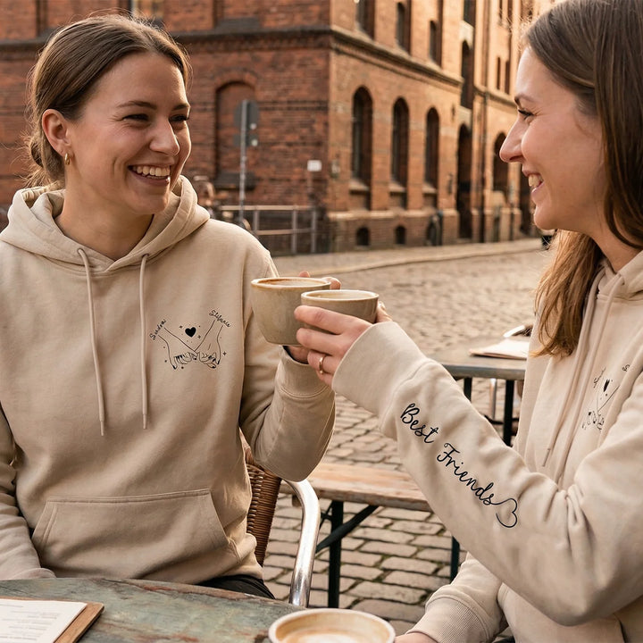 Personalisierte Partnerlook Hoodies “Besties” (mit Ärmeldruck)