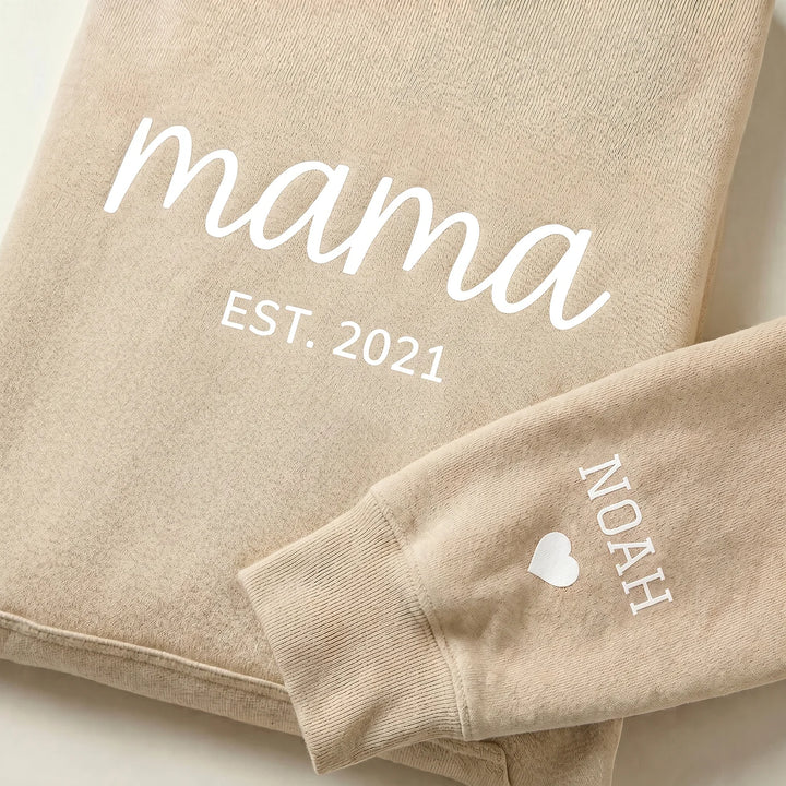 Personalisierter Hoodie "Mama Herz" mit Ärmeldruck