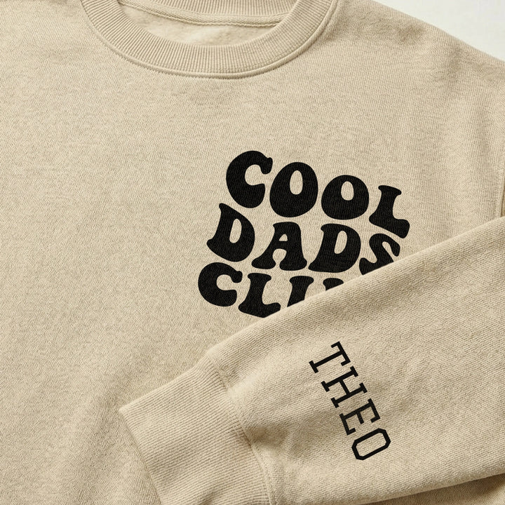 Personalisierter Sweater "Cool Dads Club" mit Ärmeldruck