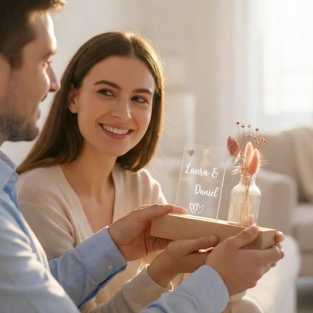 Personalisiertes Acryl-Glas mit Vase und Trockenblumen "Eure Namen"
