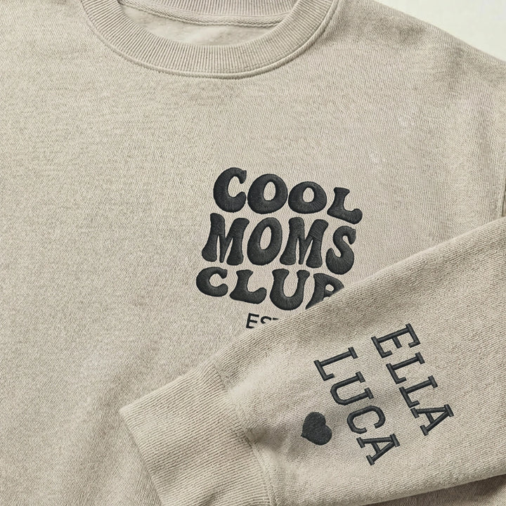 Personalisierter Sweater bestickt "Cool Moms Club"