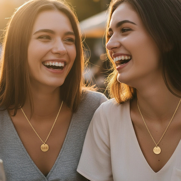Personalisierte Kette mit Gravur "Besties"