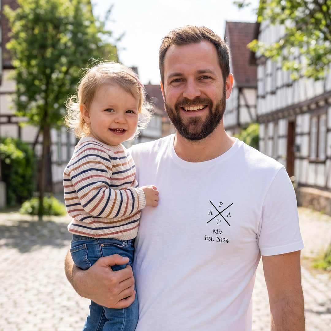 Personalisiertes T-Shirt "PAPA"
