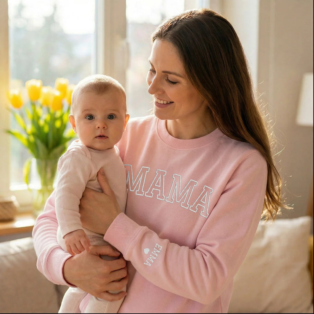 Personalisierter Sweater bestickt "MAMA"