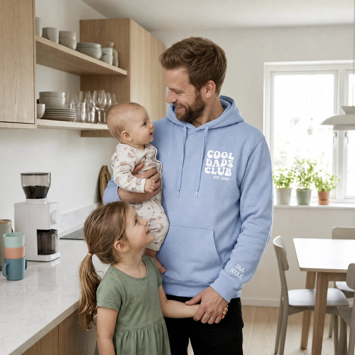 Personalisierter Hoodie "Cool Dads Club" mit Ärmeldruck