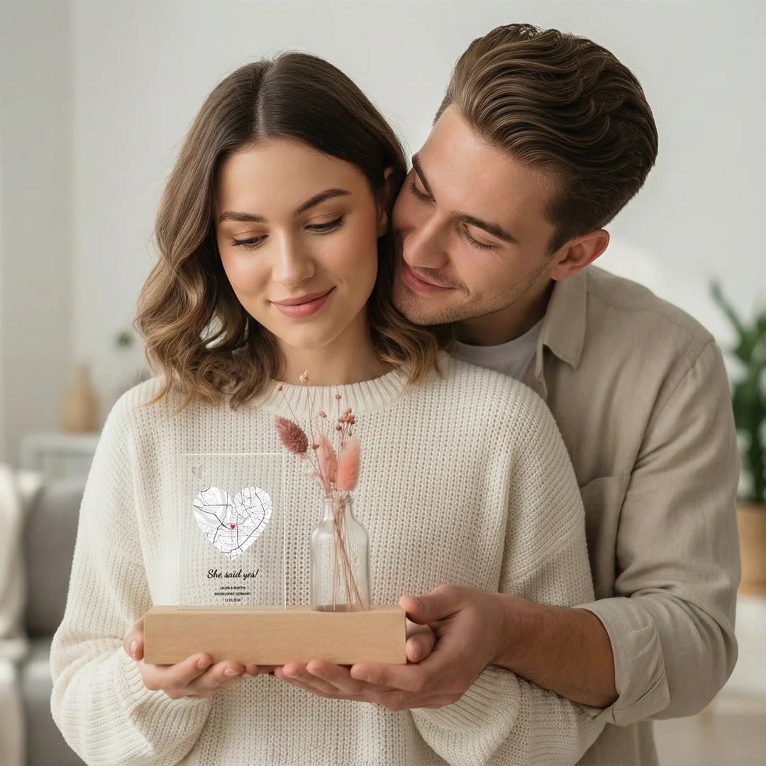 Personalisiertes Acryl-Glas mit Vase und Trockenblumen "Wo alles begann"