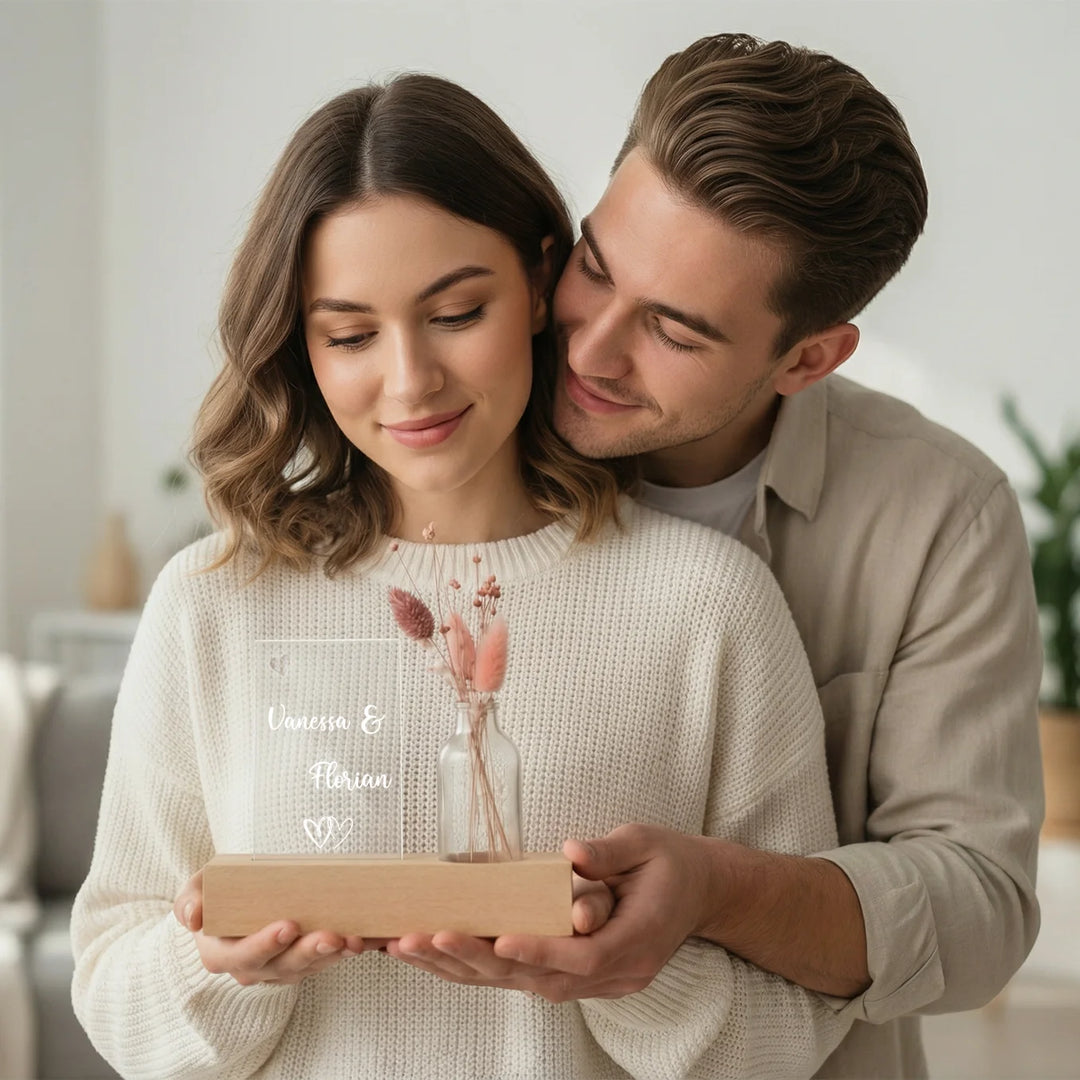 Personalisiertes Acryl-Glas mit Vase und Trockenblumen "Eure Namen"