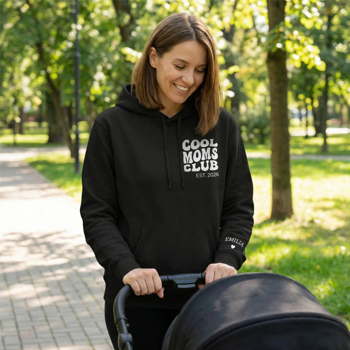Personalisierter Hoodie “Cool Moms Club” mit Ärmeldruck