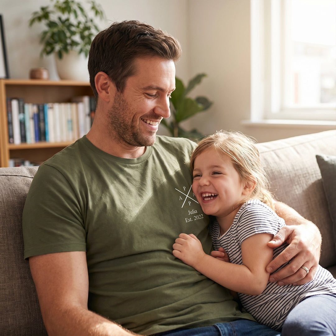 Personalisiertes T-Shirt "PAPA"