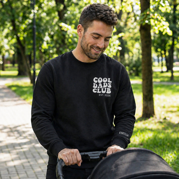 Personalisierter Sweater "Cool Dads Club" mit Ärmeldruck
