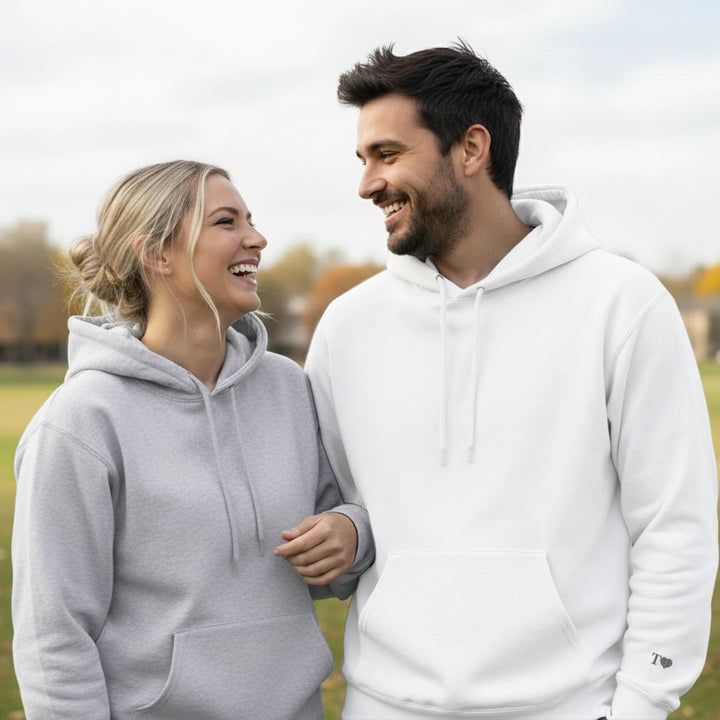 Personalisierte Partner-Hoodies mit Stick "Herz & Initialen"