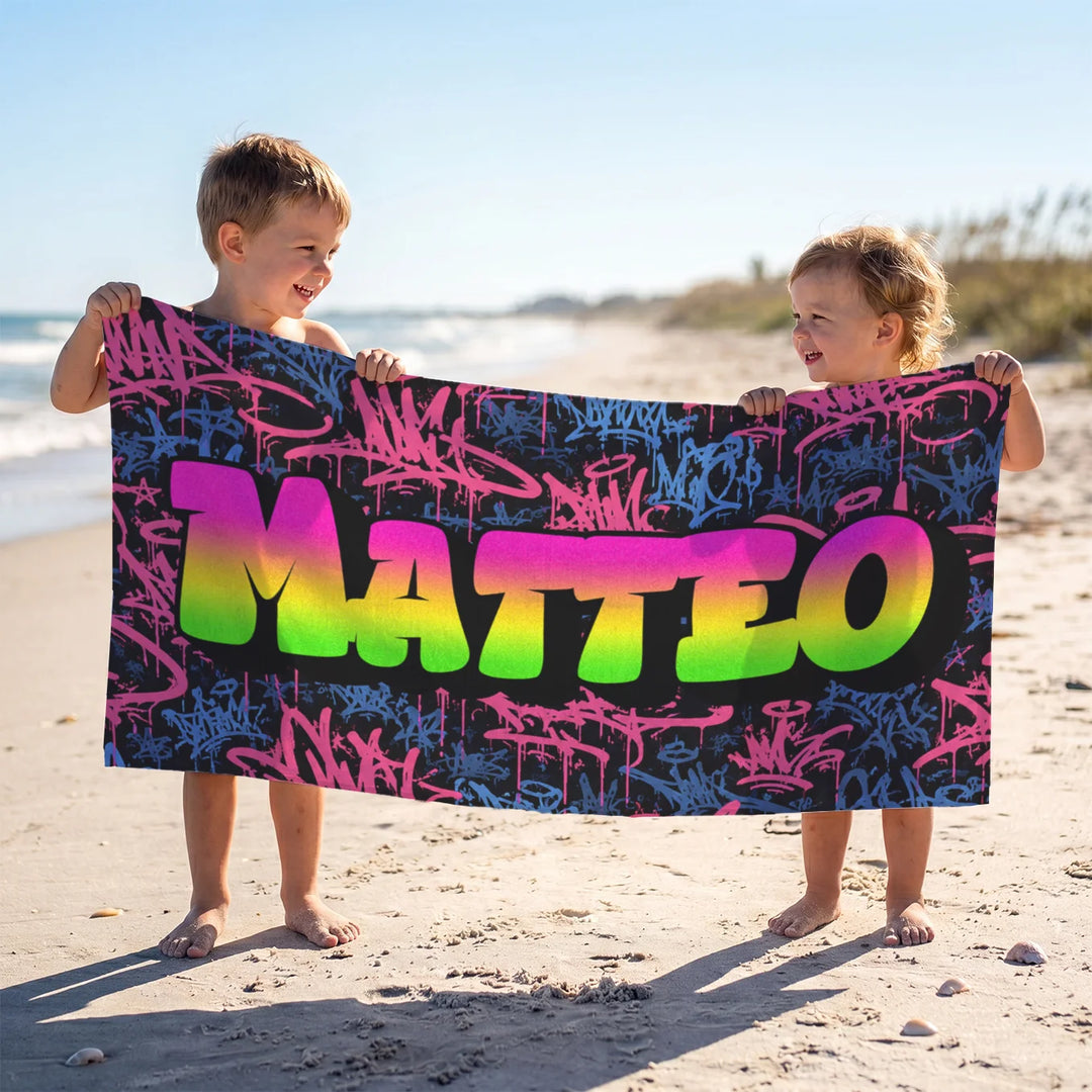 Personalisiertes Badehandtuch "Graffiti Name"