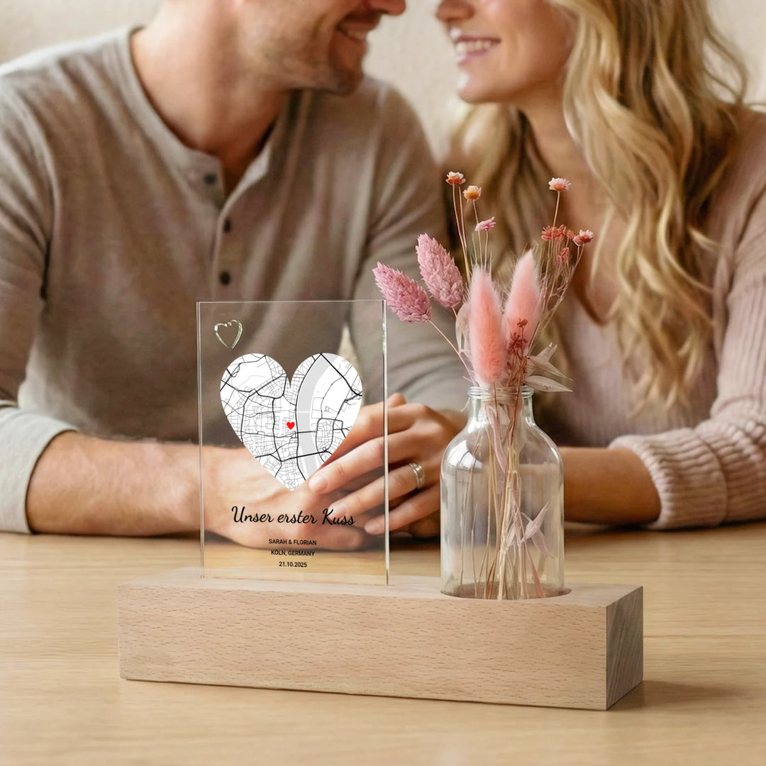 Personalisiertes Acryl-Glas mit Vase und Trockenblumen "Wo alles begann"