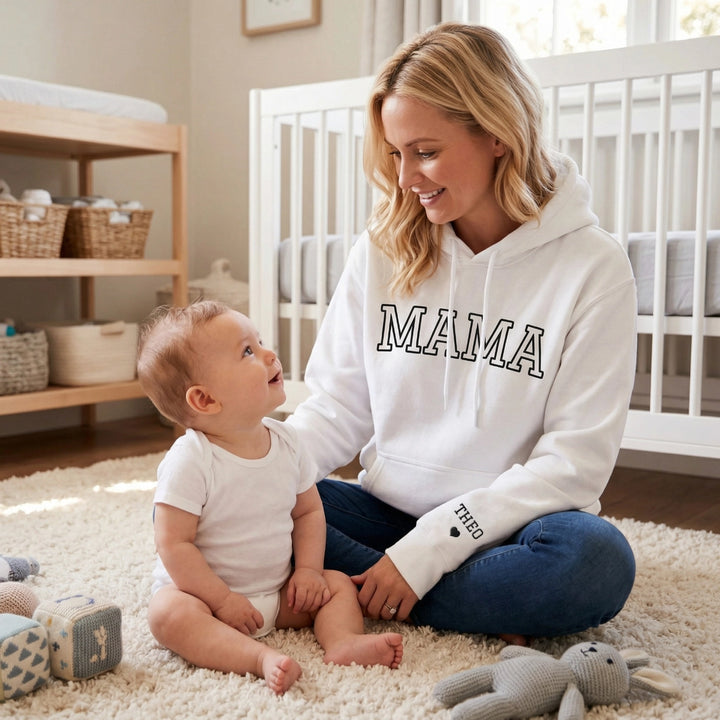 Personalisierter Hoodie bestickt "Mama"