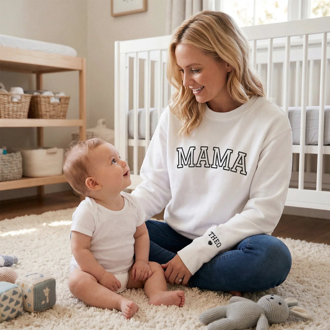 Personalisierter Sweater bestickt "MAMA"