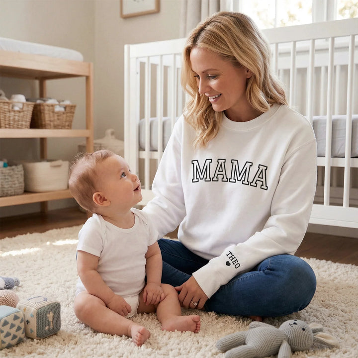 Personalisierter Sweater bestickt "MAMA"