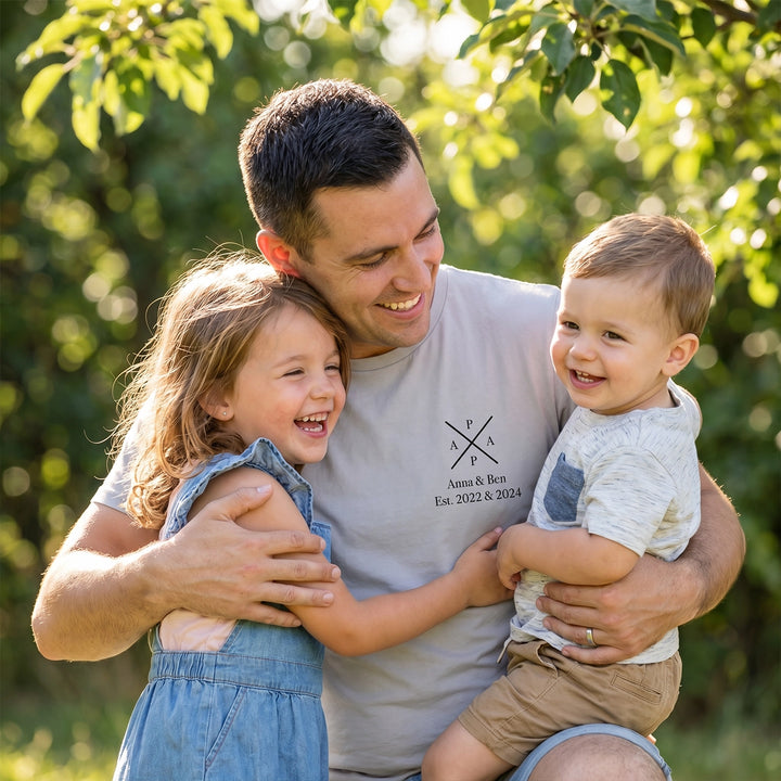Personalisiertes T-Shirt "PAPA"