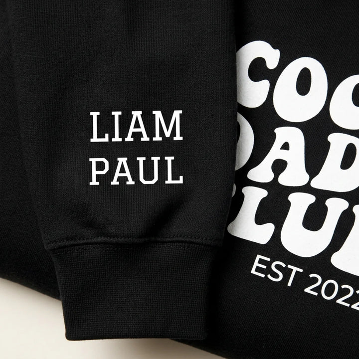 Personalisierter Hoodie "Cool Dads Club" mit Ärmeldruck
