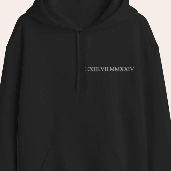 Personalisierte Partner-Hoodies mit Stick "Römische Zahlen"