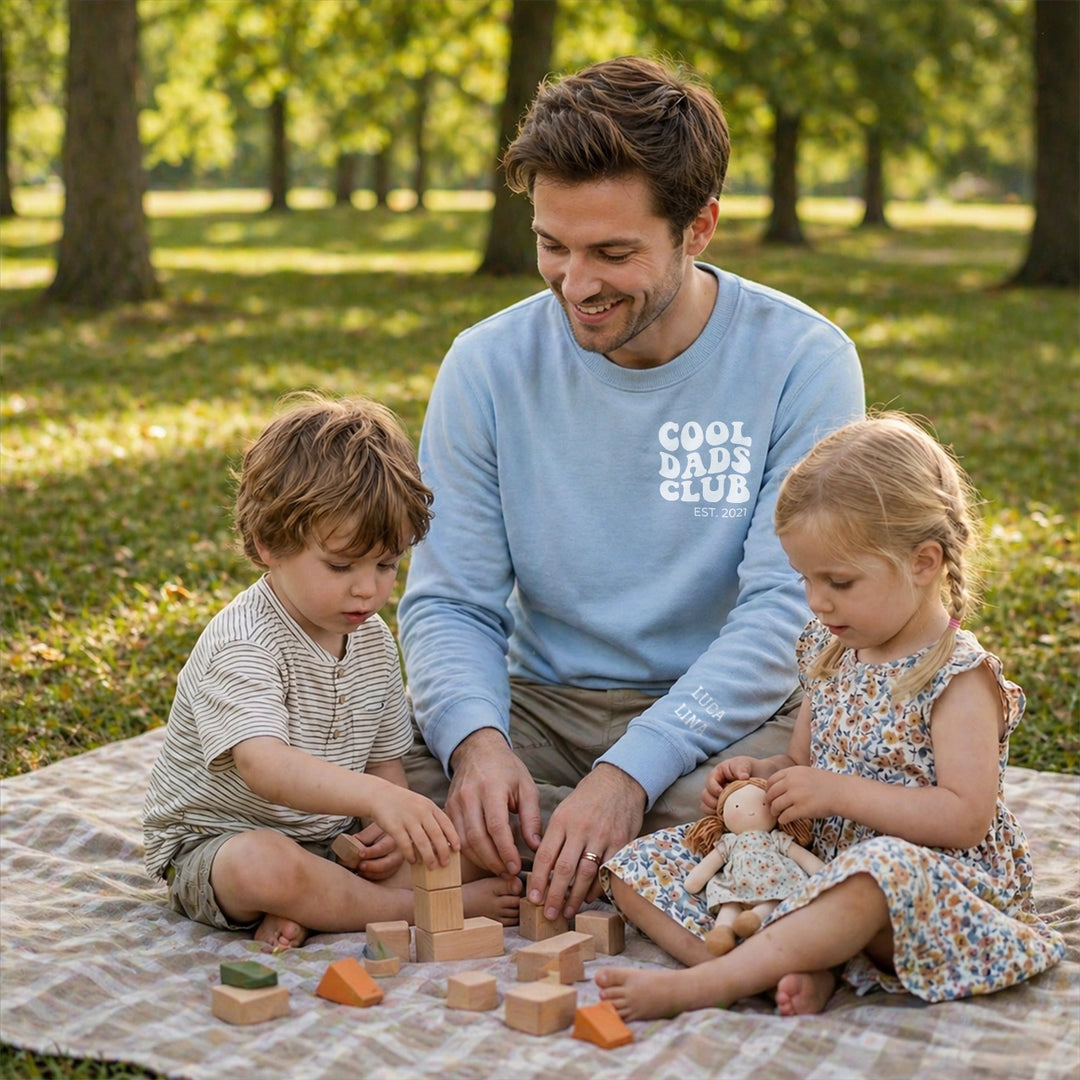 Personalisierter Sweater "Cool Dads Club" mit Ärmeldruck