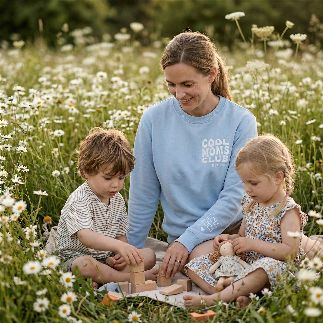 Personalisierter Sweater bestickt "Cool Moms Club"