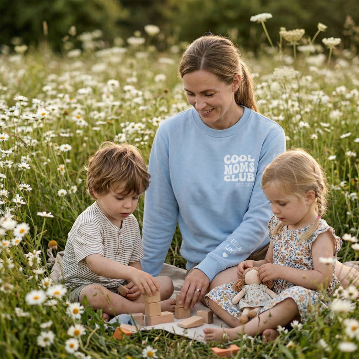 Personalisierter Sweater "Cool Moms Club" mit Ärmeldruck