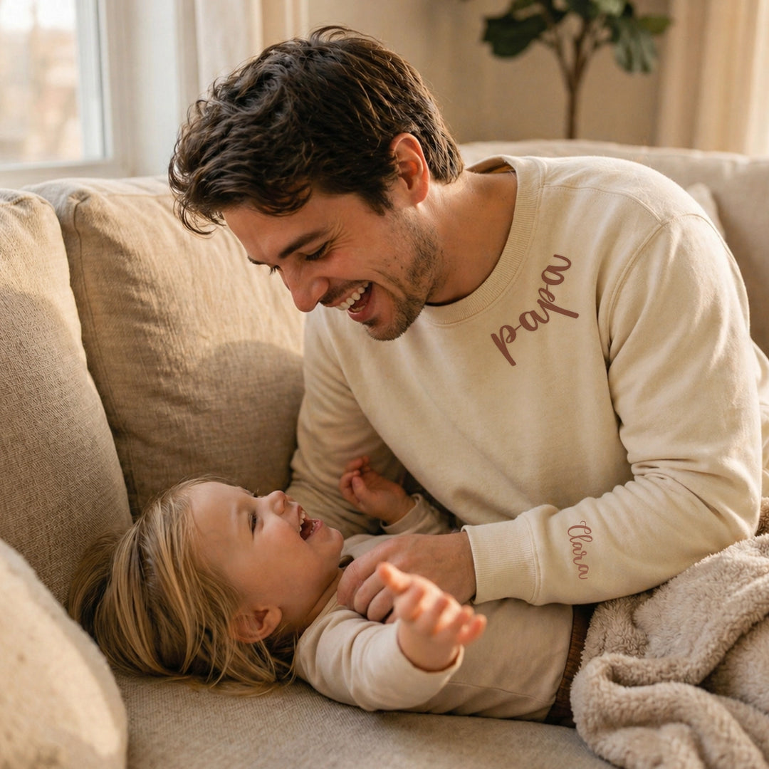 Personalisierter Sweater "Lieber Papa" mit Ärmeldruck