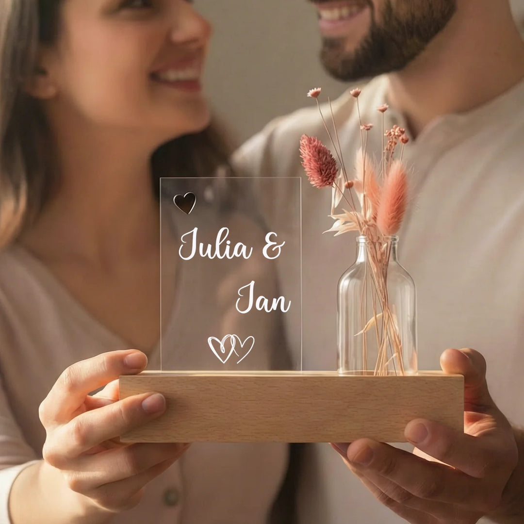 Personalisiertes Acryl-Glas mit Vase und Trockenblumen "Eure Namen"