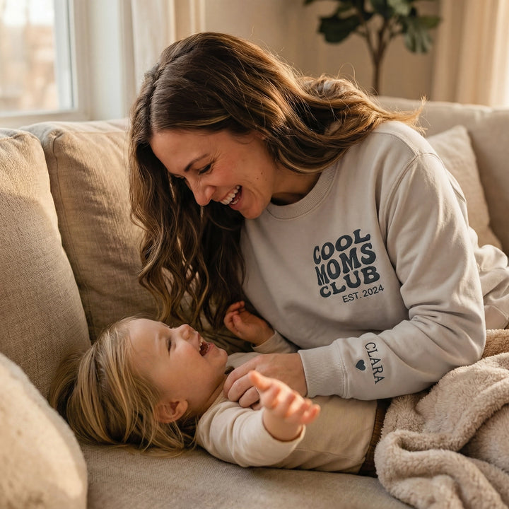 Personalisierter Sweater bestickt "Cool Moms Club"