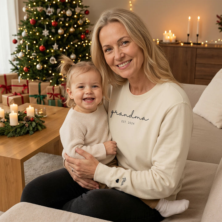 Personalisierter Sweater mit Namen "Oma"