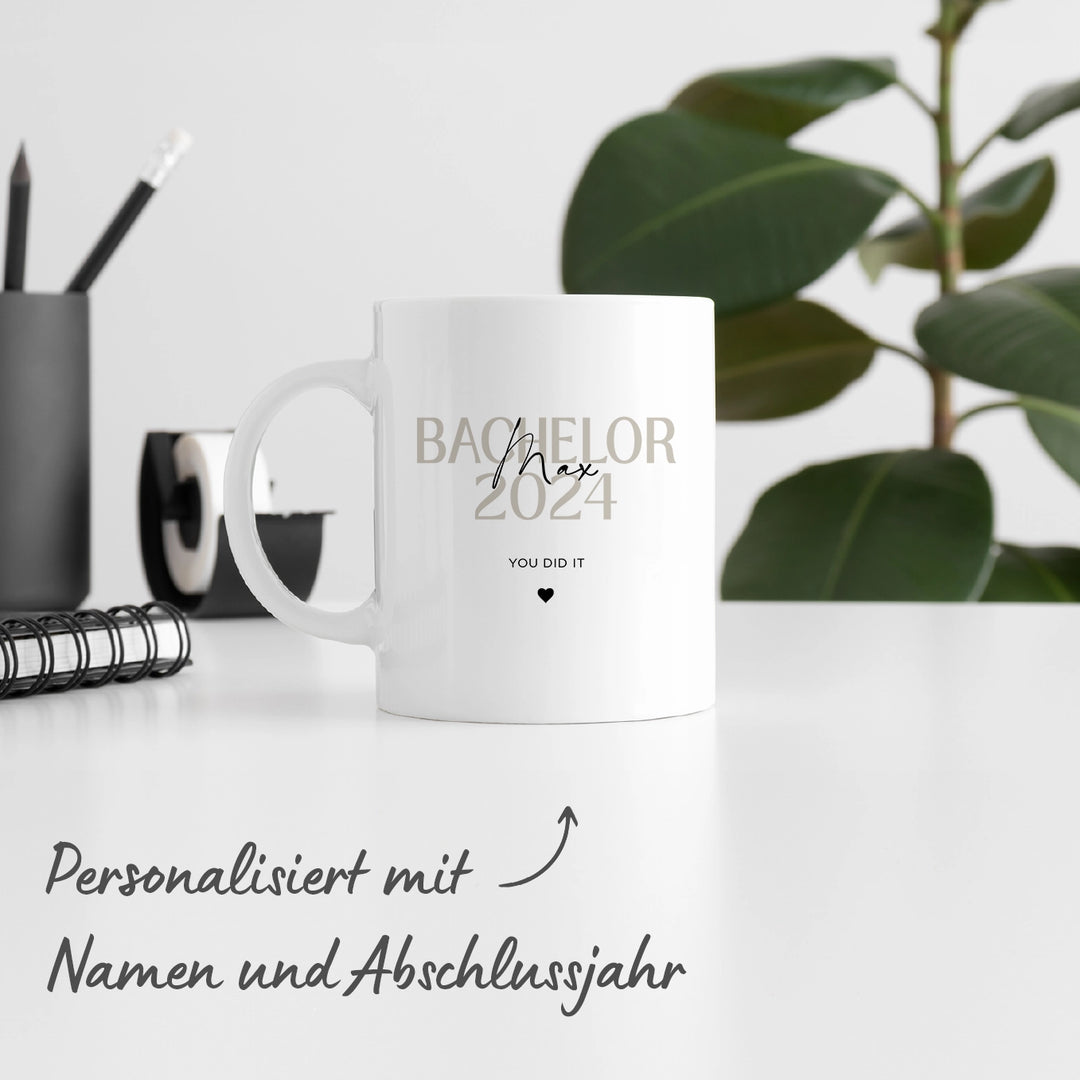 Personalisierte Tasse "Bachelor" famwalls