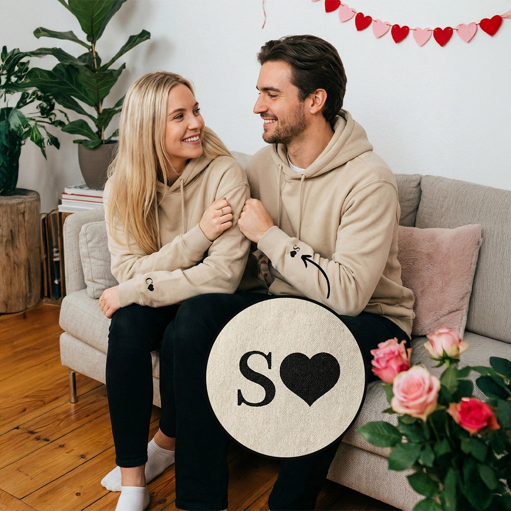 Personalisierte Partner-Hoodies "Herz & Initialen"
