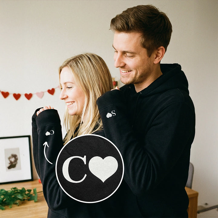 Personalisierte Partner-Hoodies "Herz & Initialen"